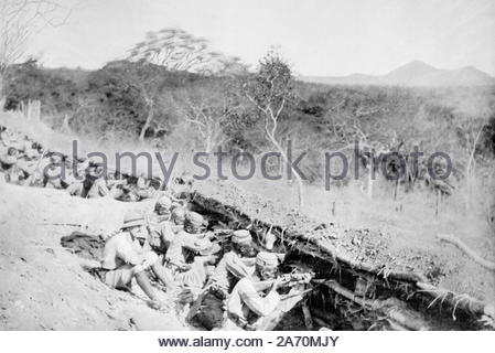 WW 1 King's African Rifles in den Schützengräben, die Uganda Railway, vintage Foto von 1914 Stockfoto