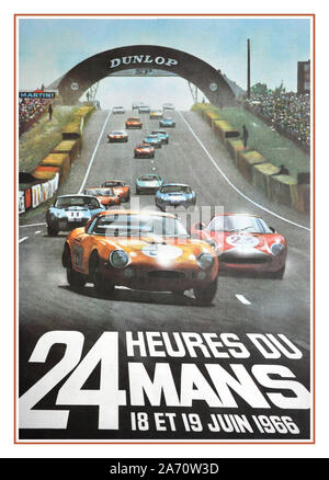 Jahrgang 1966 24 Stunden von Le Mans Rennen Vintage Poster 18.-19. Juni 1966 24 Heures du Mans Es war auch der siebten Runde der 1966 World Superbike-WM. Dies war die erste umfassende und viel gefeiert in Le Mans gewinnen für den Ford GT40 mit Bruce McLaren und Chris Amon sowie die ersten insgesamt für eine amerikanische Konstruktor win Stockfoto