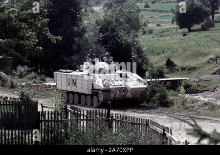 5. Juli 1993 während des Krieges in Bosnien: Auf der Route Diamond, nördlich von Gornji Vakuf, eine britische Armee Warrior MCV des Cheshire Regiment. Er wird in Kürze escort einem hilfskonvoi nach Bugojno. Stockfoto