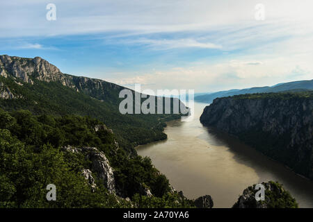 Landschaft der Donau Schlucht unter Miroc Berg, Serbien, Europa Stockfoto