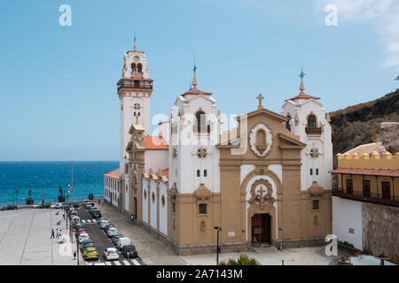 Teneriffa, Spanien - August 2019: Schöne alte Kirche, der Basilika von Candelaria auf Teneriffa, Kanaren, Spanien Stockfoto