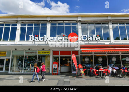 Bäckerei und Cafe Dreißig, die Karl-Marx-Straße, Frankfurt/Oder, Brandenburg, Deutschland Stockfoto