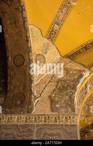 Von der Basis einer Höchstgrenze von ayasofia oder die Hagia Sofia, Sultanahmet, Istanbul, Türkei Detail. In 537 AD als eine Kirche erbaut, wurde es in eine Moschee umgewandelt Stockfoto