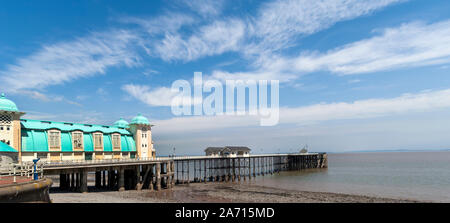 Penarth Pier, der Esplanade, Penarth, Tal von Glamorgan, South Wales, Wales, UK - Eine viktorianische Pier 1898 eröffnet Stockfoto