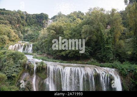 165 m insgesamt hohen Cascata delle Marmore (Marmore) in Marmore, Umbrien, Italien. 22. August 2019, von den Römern angelegt, ist höchsten künstlichen Stockfoto