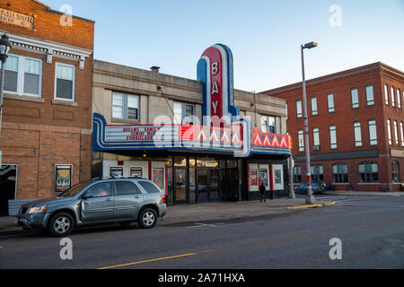 Ashland, Wisconsin - Oktober 19, 2019: Außen auf die Bucht Kino in der Innenstadt gelegen, zeigt die neuesten Filme Stockfoto