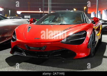 Neue Mclaren supercars innerhalb des Mclaren Leeds Showroom im Tempel Grün in Leeds. Stockfoto