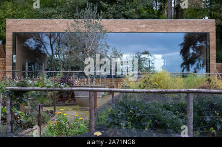 Fitnessraum mit Blick auf den Garten an der historischen Hadspen House befindet sich in einem Landgut, das jetzt in Boutique Hotel Das Newt in Somerset genannt umgewandelt. Stockfoto