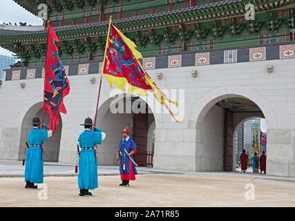 Guard ändern im königlichen Palast Gyeongbokgung, Seoul, Südkorea Stockfoto