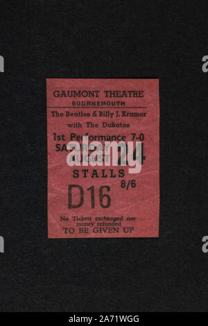 Replica Erinnerungsstücke über die Beatles: Gaumont Theater Bournemouth Konzert Ticket für die Beatles & Billy J Kramer am 24. August 1963. Stockfoto
