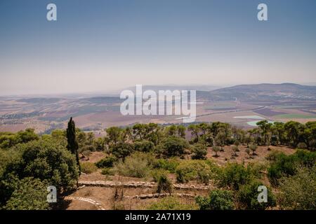 Schöne Aussicht vom Mount Tavor auf die Jezreel Tal in der Nähe von Nazareth in Israel. Stockfoto