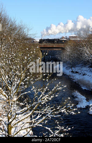 44871 Durchläufe Grate an der East Lancs Eisenbahn mit einer Santa Besonderes. Stockfoto