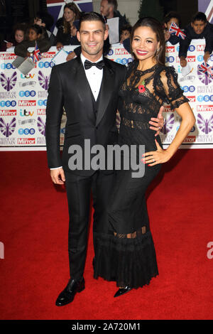 Aljaz Skorjanec und Emma Weymouth auf dem roten Teppich an der Daily Mirror Pride of Britain Awards, in Zusammenarbeit mit der TSB, im Grosvenor House Hotel, Park Lane. Stockfoto