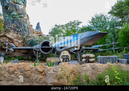 Blue X-Wing Fighter Schiff in der Galaxie Edge Star Wars Land Stockfoto