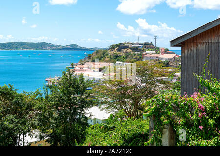 Blick auf die Karibik - Grenada Insel - Saint George's Inner Harbor und Devils Bay Stockfoto