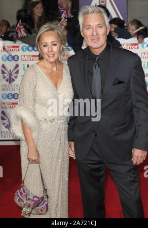 Holliman Shirlie und Martin Kemp auf dem roten Teppich an der Daily Mirror Pride of Britain Awards, in Zusammenarbeit mit der TSB, im Grosvenor House Hotel, Park Lane. Stockfoto