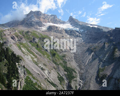 Mt. Haube, Reid, Glacier und Beleuchtung Rock gesehen aus dem Sommer Sicht am Ende des Weges auf Yocom Ridge. Stockfoto