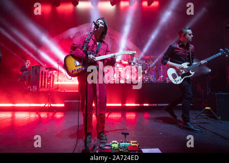 London, Großbritannien. Dienstag, 29 Oktober, 2019. Der Monster und Männer auf der Bühne an der Eventim Apollo in Hammersmith. Foto: Roger Garfield/Alamy leben Nachrichten Stockfoto