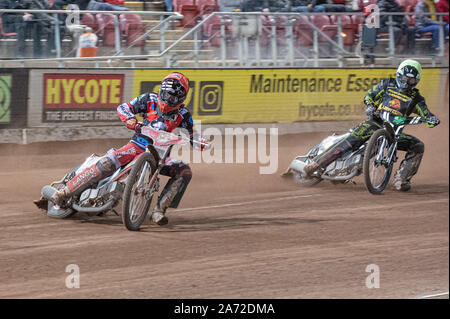 Manchester, Großbritannien. 29 Okt, 2019. MANCHESTER, England 29. OKTOBER Connor Bailey (Rot) führt Ryan Terry-Daley (Gelb) Während der Belle Vue Colte v Leicester Lion Cubs, SGB National League KO-Cup) (2 Bein) bei Belle Vue nationalen Speedway Stadion, Manchester, Dienstag, 29. Oktober 2019 (Foto: Ian Charles | MI Nachrichten) © MI Nachrichten Credit: MI Nachrichten & Sport/Alamy leben Nachrichten Stockfoto