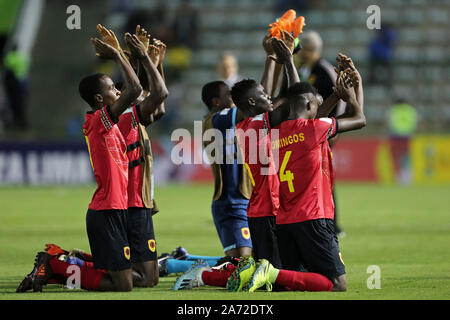 29. Oktober 2019; Bezerrao Stadion, Brasilia, Distrito Federal, Brasilien; FIFA U-17-Weltmeisterschaft 2019 in Brasilien, Angola gegen Kanada; Spieler von Angola feiern ihren Sieg nach dem Spiel - Redaktionelle Verwendung Stockfoto