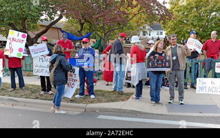 Die Anhänger von Ohio Trump versammeln sich auf dem Campus der Otterbein University in Westerville, Ohio, USA. Stockfoto