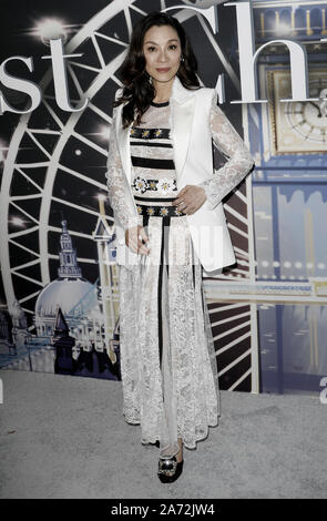New York, Vereinigte Staaten. 29 Okt, 2019. Schauspielerin Michelle Yeoh besucht die Premiere des Films 'Last Christmas' an der AMC Lincoln Square Theater am Oktober 29, 2019 in New York City. Foto von Peter Foley/UPI Quelle: UPI/Alamy leben Nachrichten Stockfoto