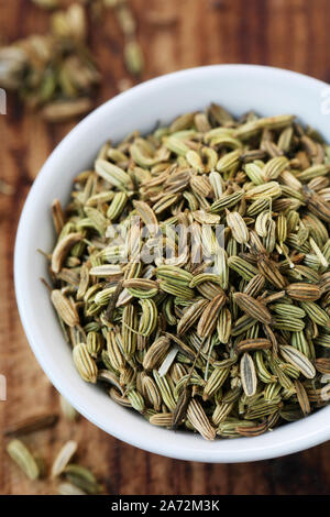 Fenchel Samen in einer weißen Schüssel Stockfoto