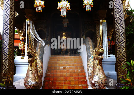 Chiang Mai, Thailand: 14. September 2019: Wat Ket Karam Kapelle mit Stuck Designs eingerichtet ist sehr exquisit. Stockfoto