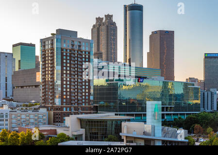 Blick auf die Innenstadt von Atlanta, Georgia bei Sonnenaufgang. (USA) Stockfoto