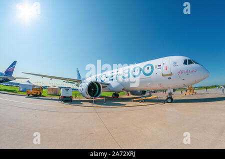 Irkut Flugzeug für Passagiere Liner MS-21 flying Prototyp. Russland, Moscow Region Schukowski, Flughafen Ramenskoe. Aviasalon MAKS 2019. 29. August 2019 Stockfoto