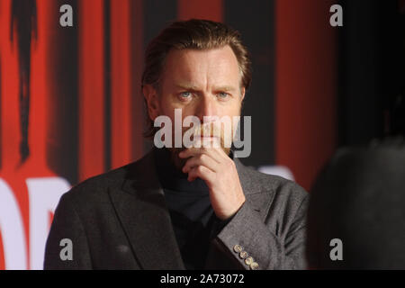 Los Angeles, USA. 29 Okt, 2019. Ewan McGregor bei Warner Bros. Bilder 'Doctor Schlafen 'Premiere im Regency Theatre, Los Angeles, CA, 29. Oktober 2019. Foto: Joseph Martinez/PictureLux Credit: PictureLux/Hollywood Archiv/Alamy leben Nachrichten Stockfoto