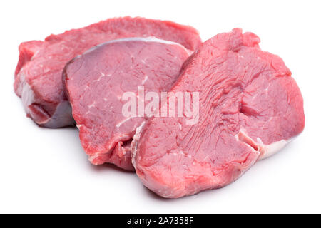 Ein rohes Steak auf weißem Hintergrund Stockfoto