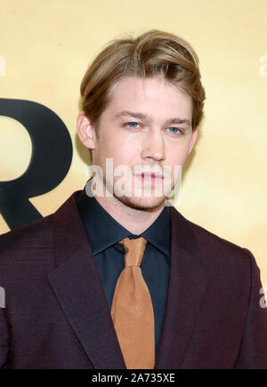 Los Angeles, Ca. 29 Okt, 2019. Joe Alwyn, an der Los Angeles Premiere von Harriet im Orpheum in Los Angeles, Kalifornien am 29. Oktober 2019. Credit: Faye Sadou/Medien Punch/Alamy leben Nachrichten Stockfoto