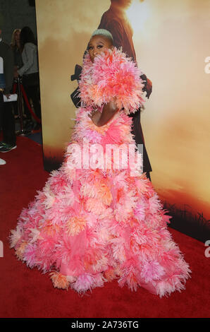 Los Angeles, Ca. 29 Okt, 2019. Cynthia Erivo, an der Los Angeles Premiere von Harriet im Orpheum in Los Angeles, Kalifornien am 29. Oktober 2019. Credit: Faye Sadou/Medien Punch/Alamy leben Nachrichten Stockfoto