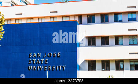 Oktober 20, 2019 San Jose/CA/USA - San Jose State University (Sjsu) Gebäude, der Heimat der Fakultät für Physik und Astronomie, in der Campus befindet sich in Stockfoto