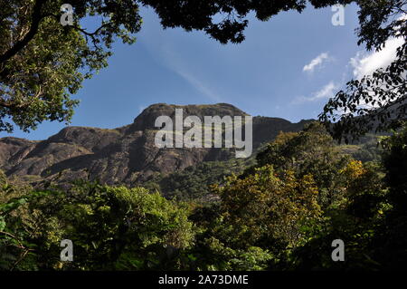 Schönheit der westlichen Ghats - die westlichen Ghats, auch bekannt als Sahyadri (wohlwollende Berge), sind eine Bergkette, die eine Fläche von 140,000 qm. umfasst Stockfoto