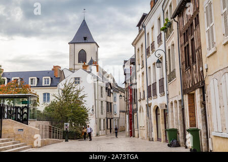 Orleans, Frankreich, 14. Oktober 2019: traditionellen Holzhäusern im Zentrum von Orleans in Frankreich, Europa Stockfoto