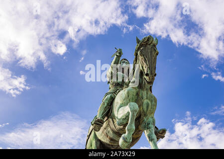 Denkmal von Jeanne d'Arc (Jeanne d'Arc) auf der Place du Martroi im Zentrum von Orleans in Frankreich Stockfoto