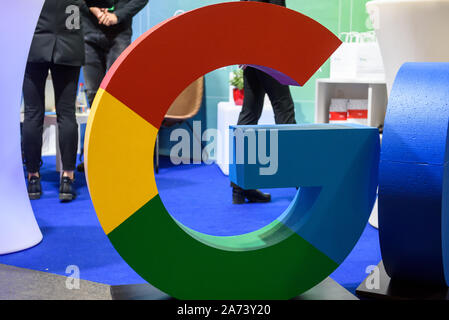 RIGA, Lettland. 11. Oktober 2019. Logo von Google Company, ist eine US-amerikanische multinationale Technologieunternehmen, das im Internet spezialisiert ist Service Stockfoto