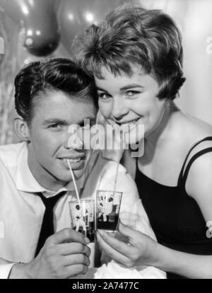 Wenn die Conny mit dem Peter, Deutschland 1958, Regie: Fritz Umgelter, Darsteller: Peter Kraus, Cornelia Conny Froboess Stockfoto