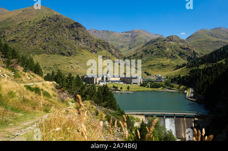 Spektakuläre Sommer Landschaft von Vall de Nuria - ruhigen Tal von Katalonien in den Pyrenäen, Spanien Stockfoto