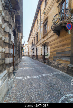 Sulmona (Abruzzen, Italien) - Eine künstlerische Stadt in der Provinz von L'Aquila, im Herzen der Region Abruzzen Majella National Park, berühmt für die comfits. Stockfoto