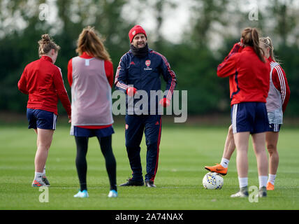 Arsenal Frauen Manager Joe Montemurro während des Trainings in London Colney. Stockfoto