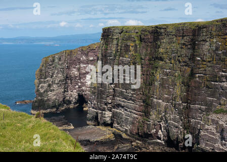 Torridonian Sandsteinfelsen auf Handa Island, Schottland Stockfoto