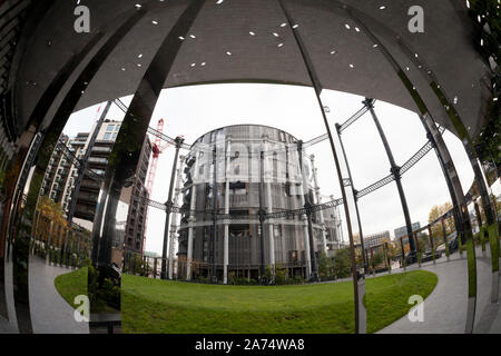 Neues Gehäuse im Gasspeicher Park, King's Cross, London Stockfoto