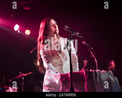 Weyes Blut (Natalie Mering) im Konzert an der Manchester Academy, UK, 29. Oktober 2019 Stockfoto