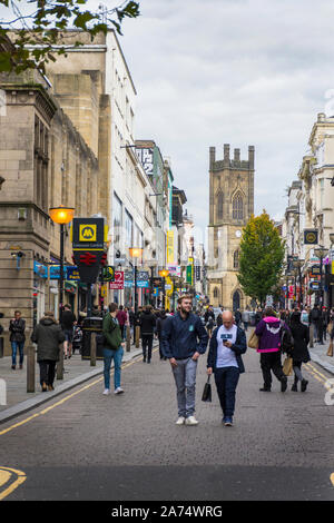 Bold Street, Liverpool, Großbritannien. Käufer im hektischen Stadtzentrum retail District. Stockfoto