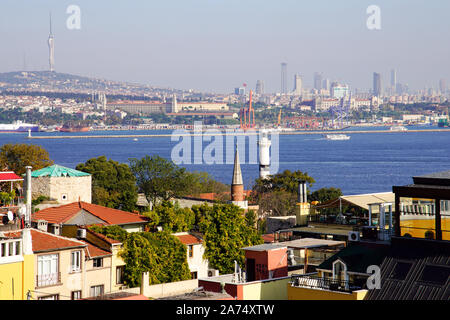 Ansicht des geschäftigen Bosporus, Istanbul, Türkei. Stockfoto