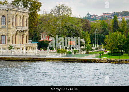 Palast der Küçksu, Barock, auf der asiatischen Bank auf die Meerenge des Bosporus, Istanbul, Türkei. Stockfoto