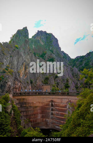 Blick auf Matka Dam und Lake an Treska, Mazedonien Stockfoto